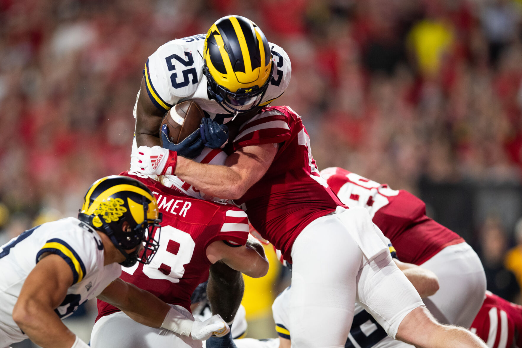 101021-owh-spo-nebmichigan-ar14.JPG